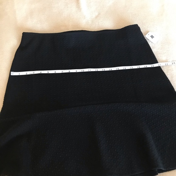 Yessica Black Skirt - Size M - Picture 3 of 9